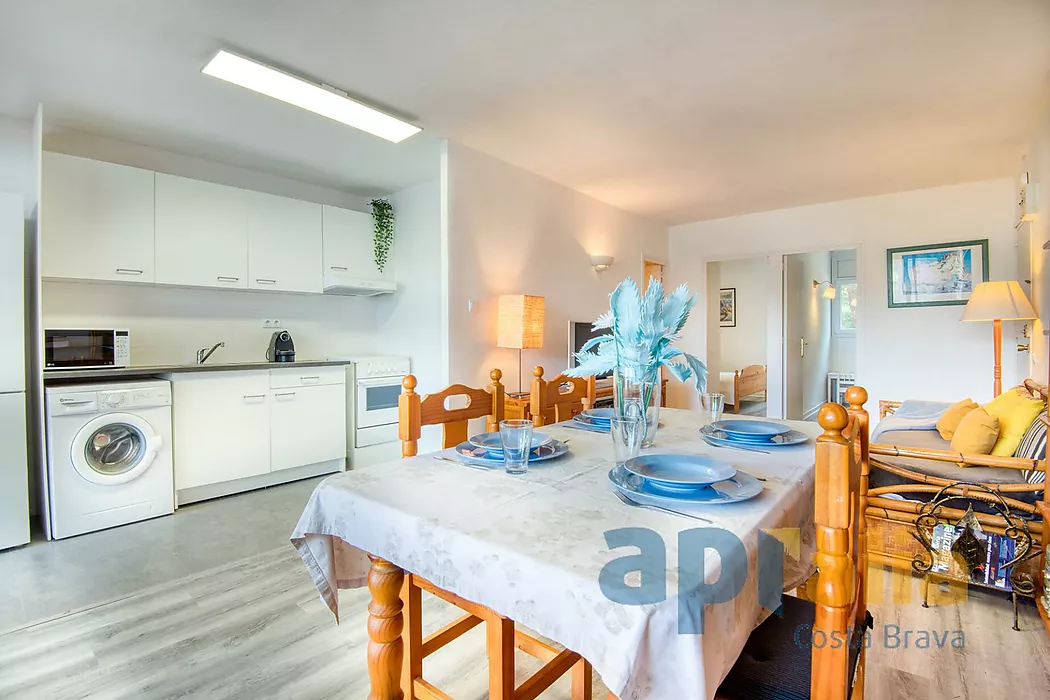 Apartamento amplio con terraza muy grande y dos dormitorios en zona Politur