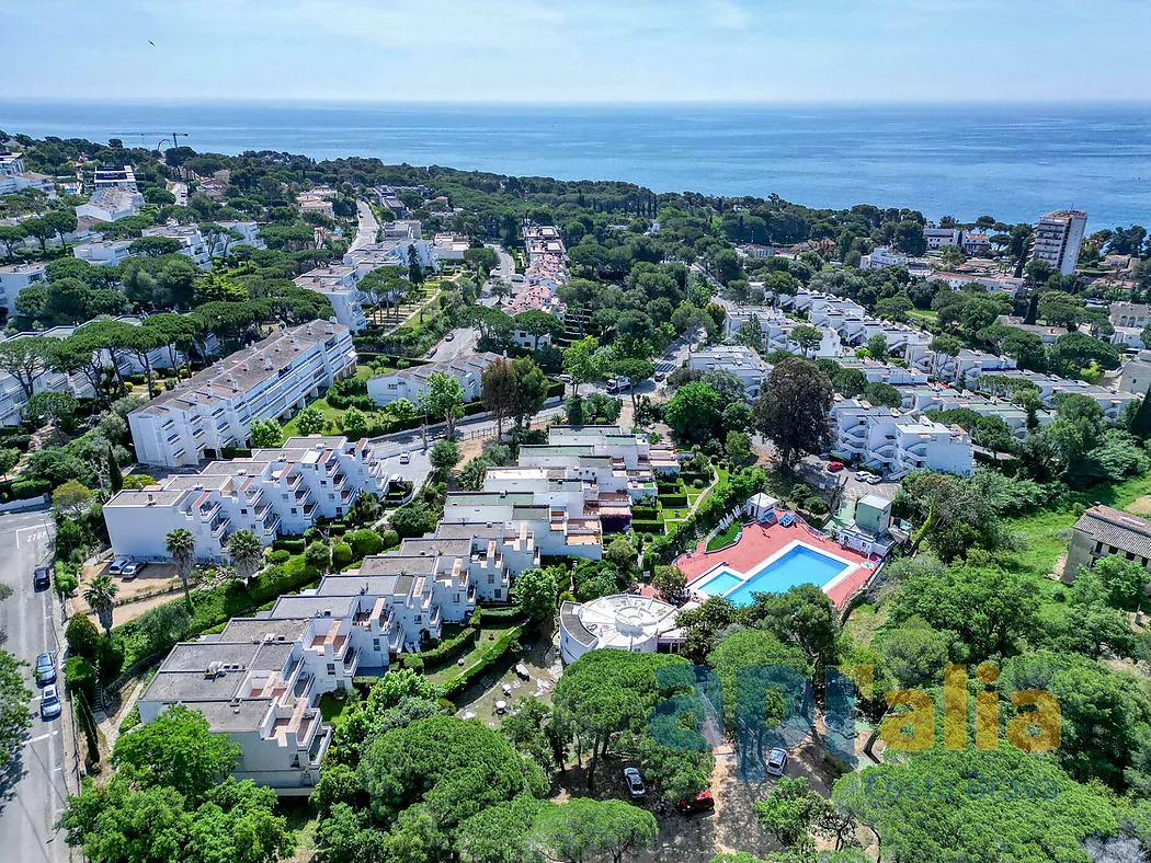 Appartement spacieux avec une très grande terrasse et deux chambres dans Platja d'Aro