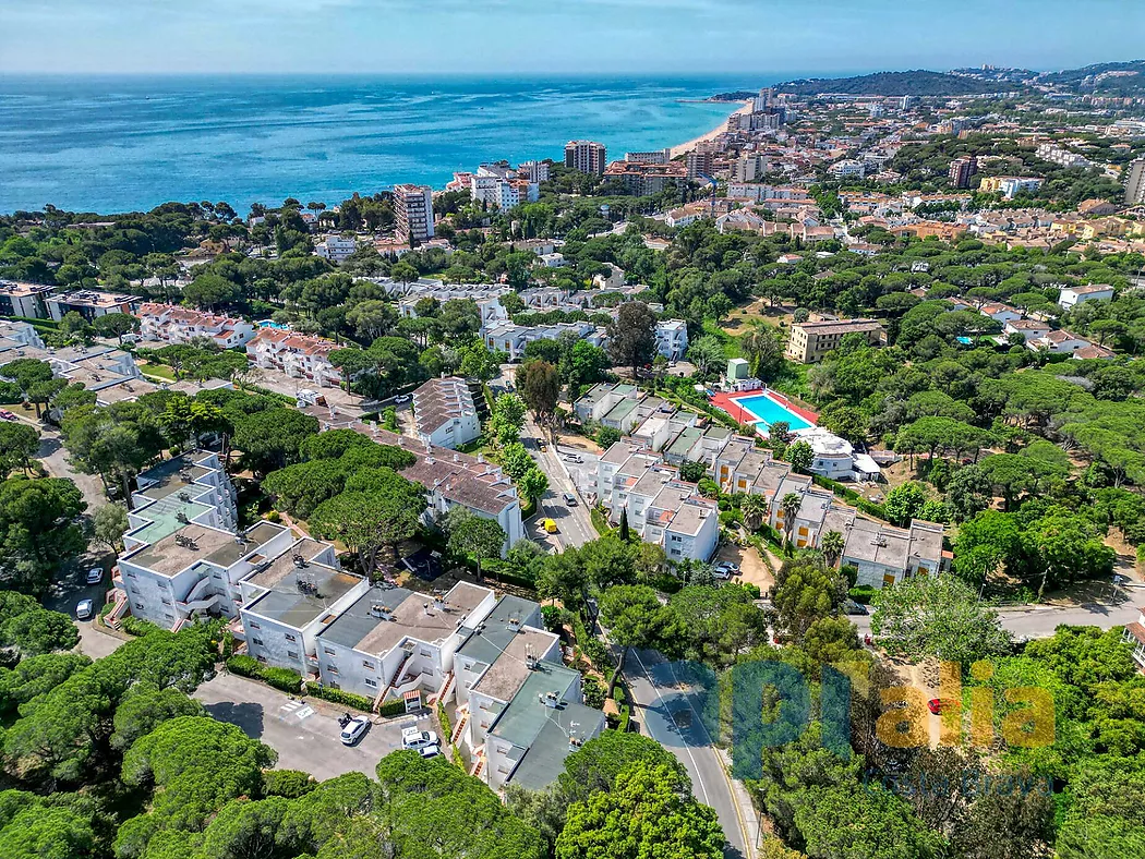 Appartement spacieux avec une très grande terrasse et deux chambres dans Platja d'Aro