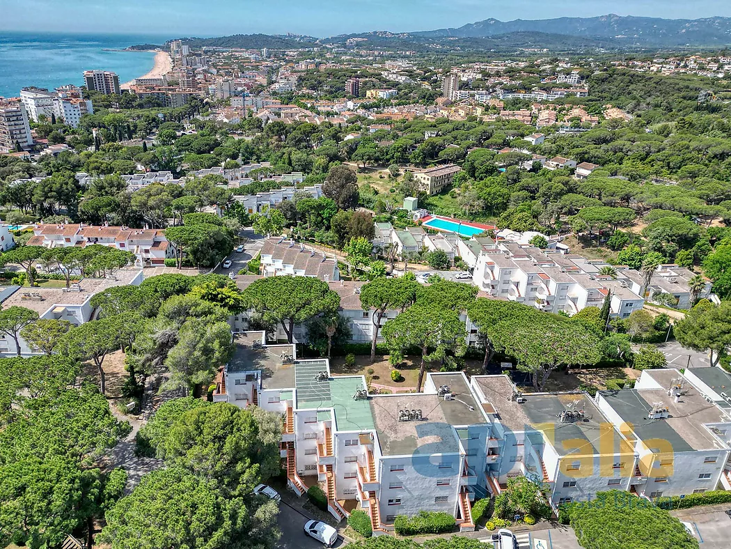 Spacious apartment with a very large terrace and two bedrooms in Platja d'Aro