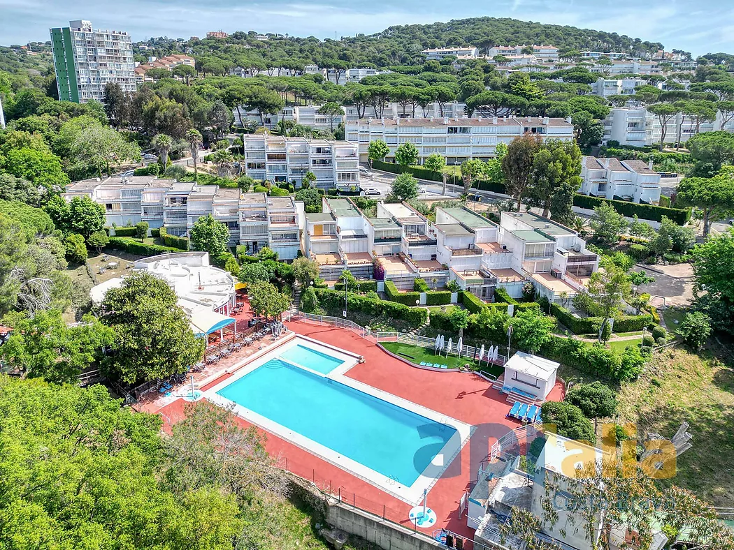 Spacious apartment with a very large terrace and two bedrooms in Platja d'Aro