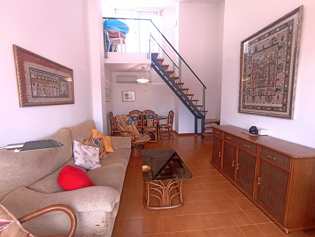 Ce magnifique appartement est situé sur la deuxième ligne de mer. EXCLUSIVITÉ APIALIA