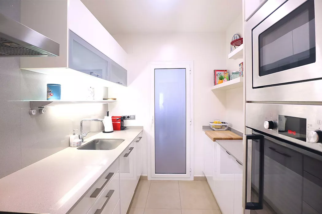 Exclusiu apartament a segona línia de mar.