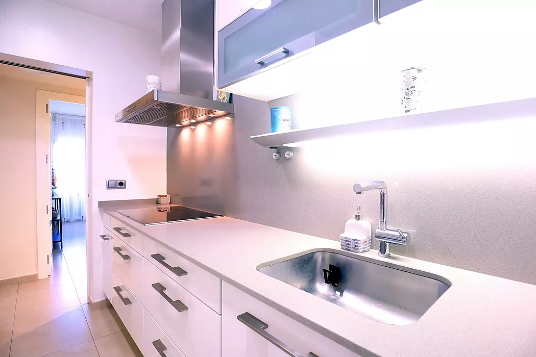 Exclusivo apartamento en segunda línea de mar.