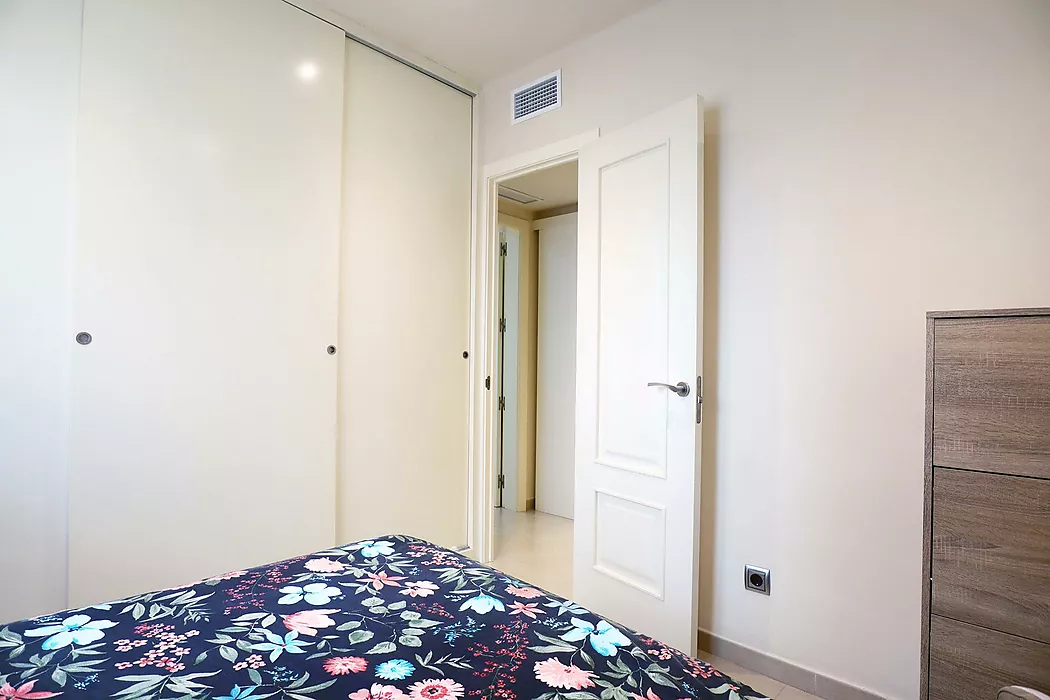 Exclusivo apartamento en segunda línea de mar.