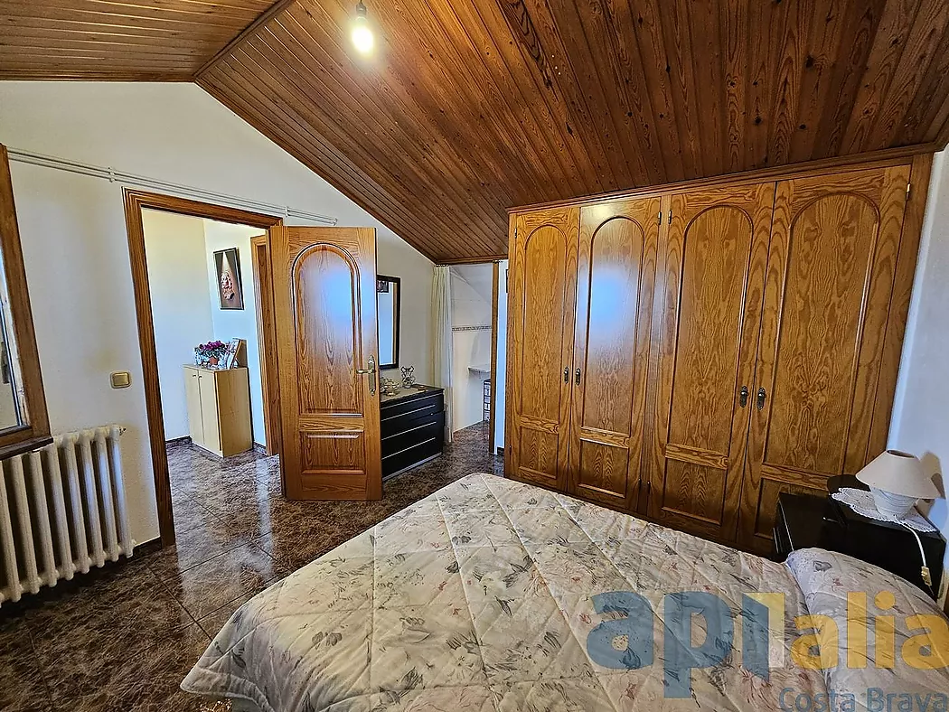 CASA ADOSADA EN VENTA EN ZONA TRANQUILA DE PALAMÓS