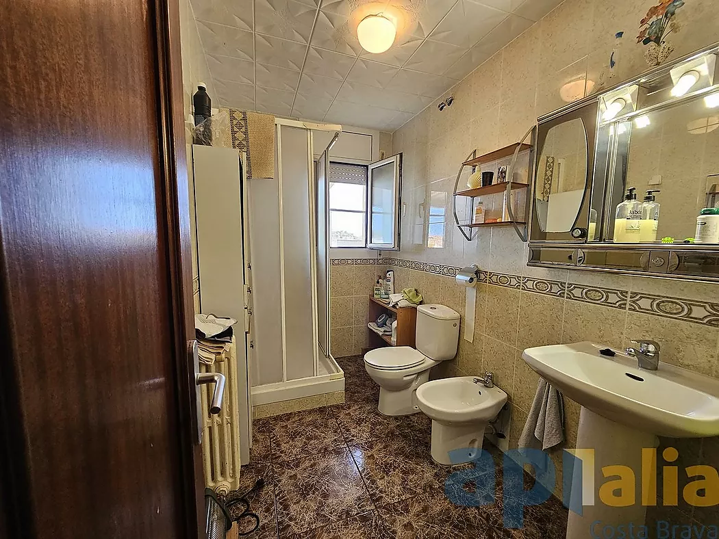 SEMI-DETACHED HOUSE FOR SALE IN QUIET AREA OF PALAMÓS