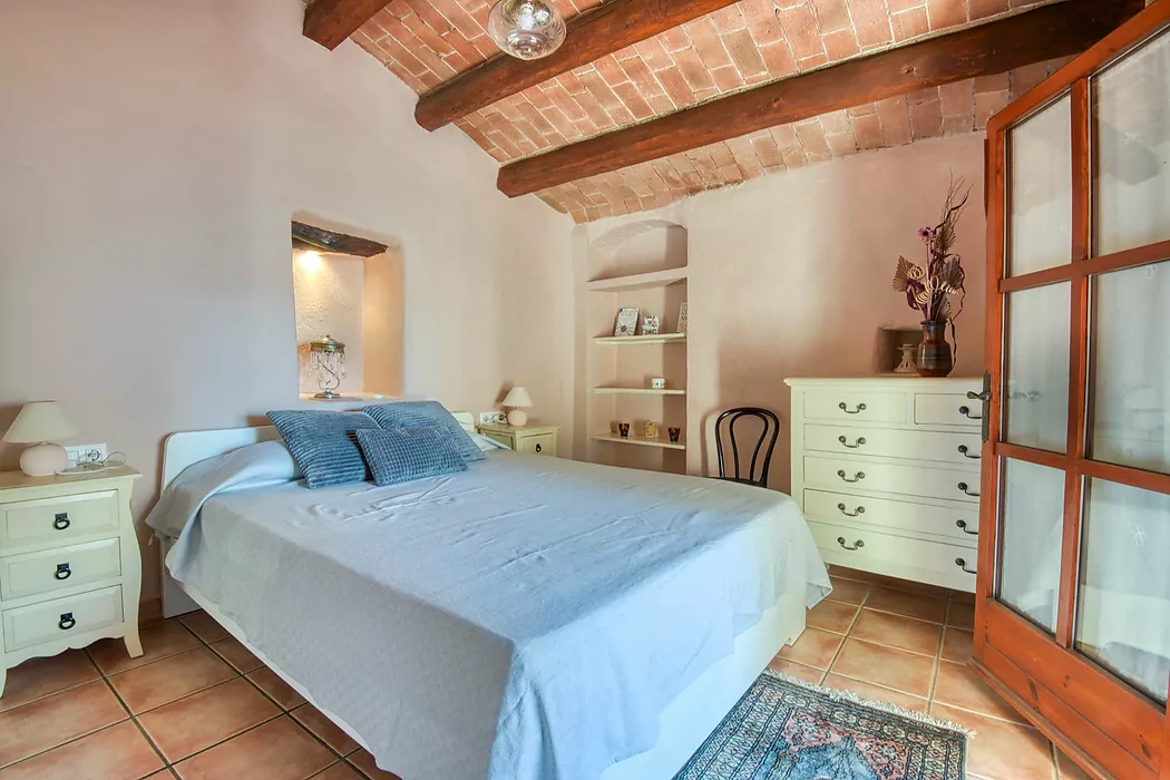 Refurbished townhouse in the center of Calonge.