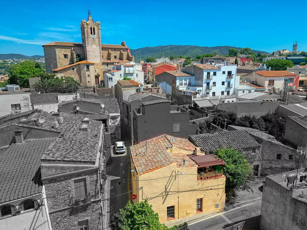 Casa de poble reformada al centre de Calonge.