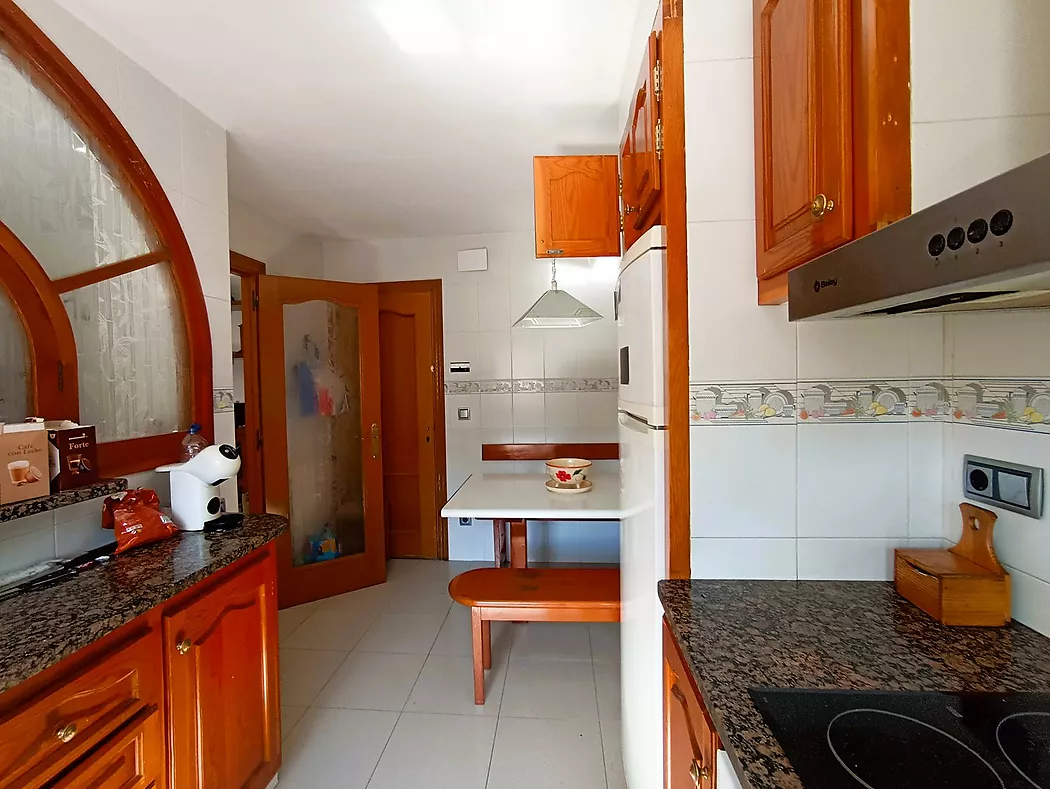 Semi-detached house, with four bedrooms and three bathrooms. APAILA COSTA BRAVA