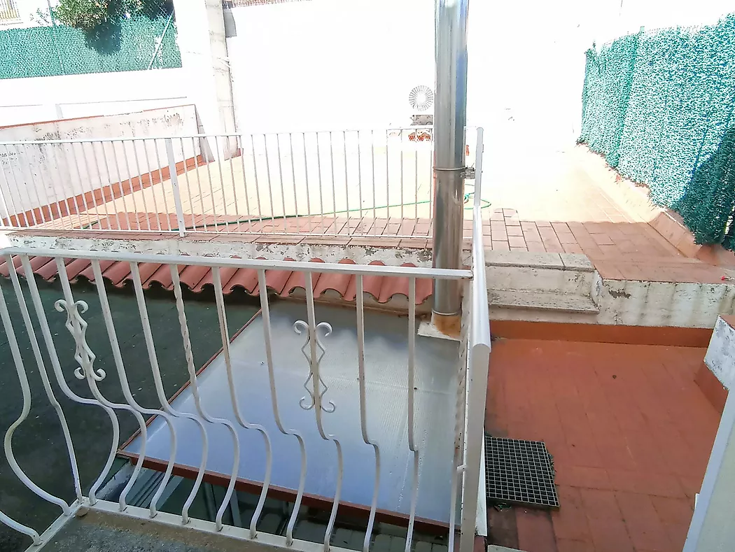 Semi-detached house, with four bedrooms and three bathrooms. APAILA COSTA BRAVA