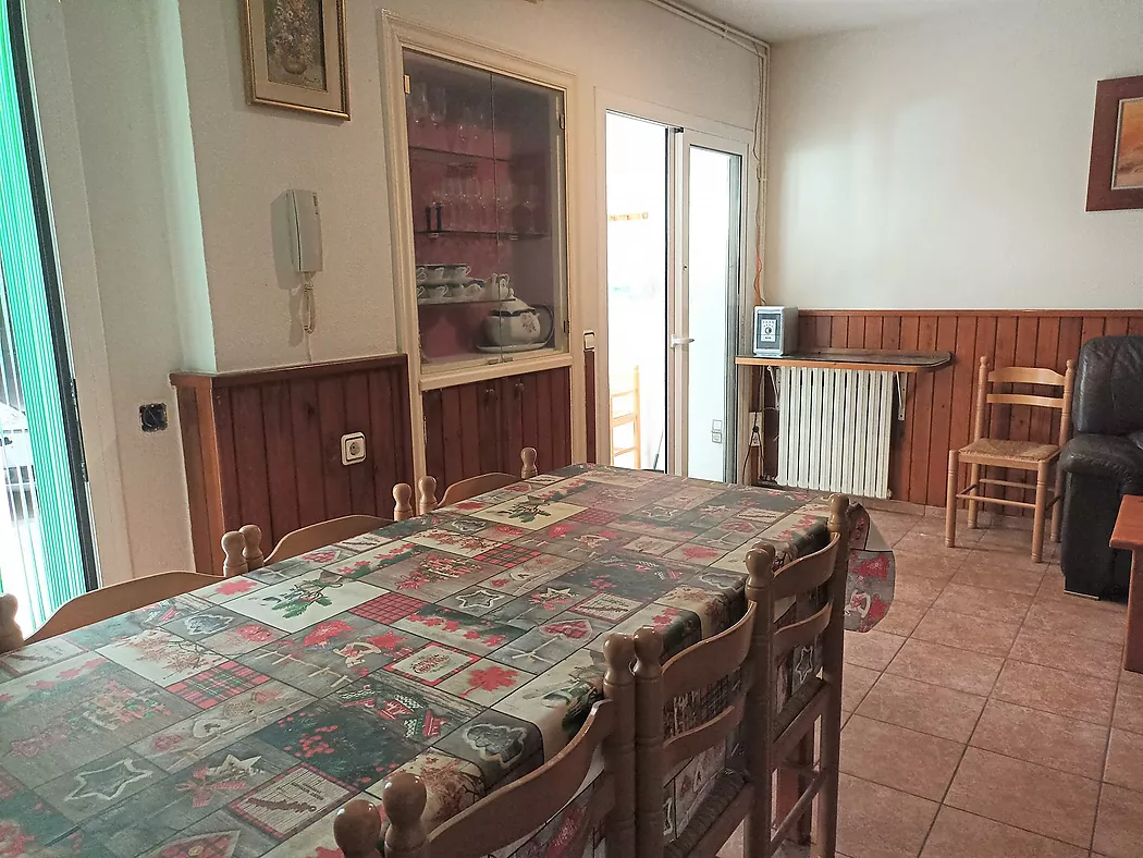 Semi-detached house, with four bedrooms and three bathrooms. APAILA COSTA BRAVA