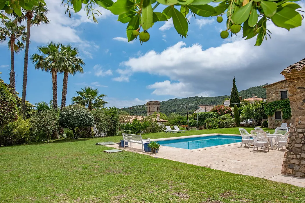 Preciosa masia amb 4 dormitoris i 4 banys en venda a una de les millors urbanitzacions de Calonge, a només 10 minuts de les platges de Sant Antoni ia 