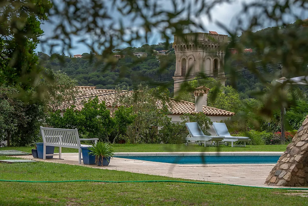 Preciosa masia amb 4 dormitoris i 4 banys en venda a una de les millors urbanitzacions de Calonge, a només 10 minuts de les platges de Sant Antoni ia 