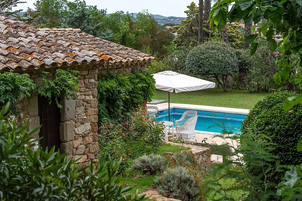 Preciosa masia amb 4 dormitoris i 4 banys en venda a una de les millors urbanitzacions de Calonge, a només 10 minuts de les platges de Sant Antoni ia 