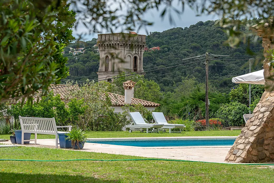 Preciosa masia amb 4 dormitoris i 4 banys en venda a una de les millors urbanitzacions de Calonge, a només 10 minuts de les platges de Sant Antoni ia 