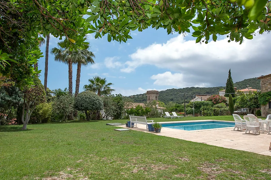 Preciosa masia amb 4 dormitoris i 4 banys en venda a una de les millors urbanitzacions de Calonge, a només 10 minuts de les platges de Sant Antoni ia 