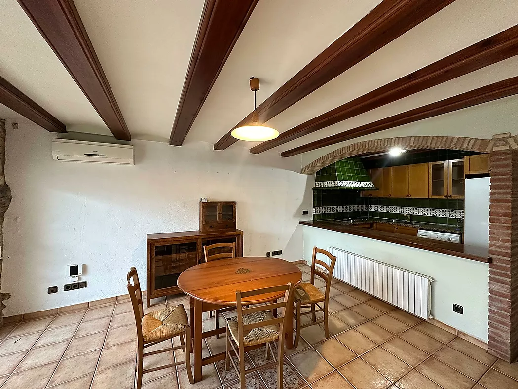 House with large garden for sale in La Bisbal d'Empordà