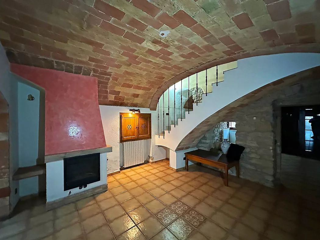 Casa con amplio jardín en venta en La Bisbal d'Empordà