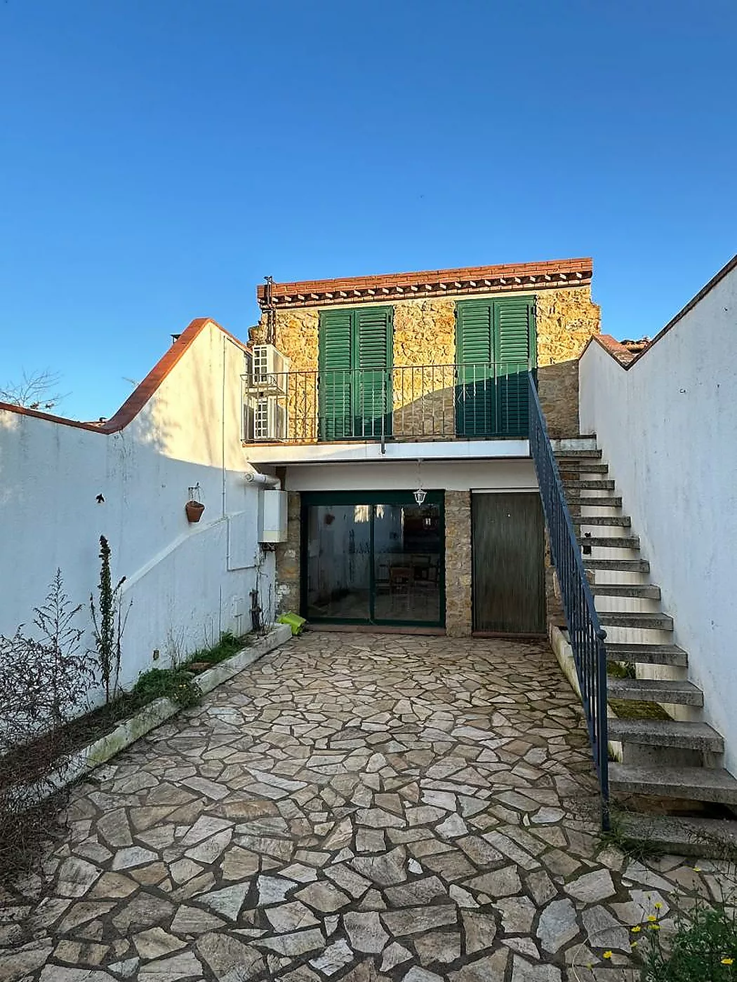 House with large garden for sale in La Bisbal d'Empordà