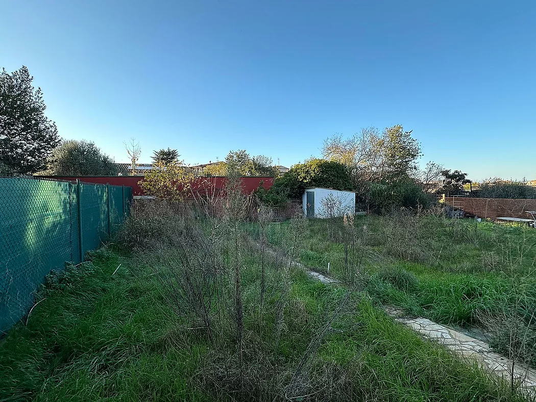 House with large garden for sale in La Bisbal d'Empordà