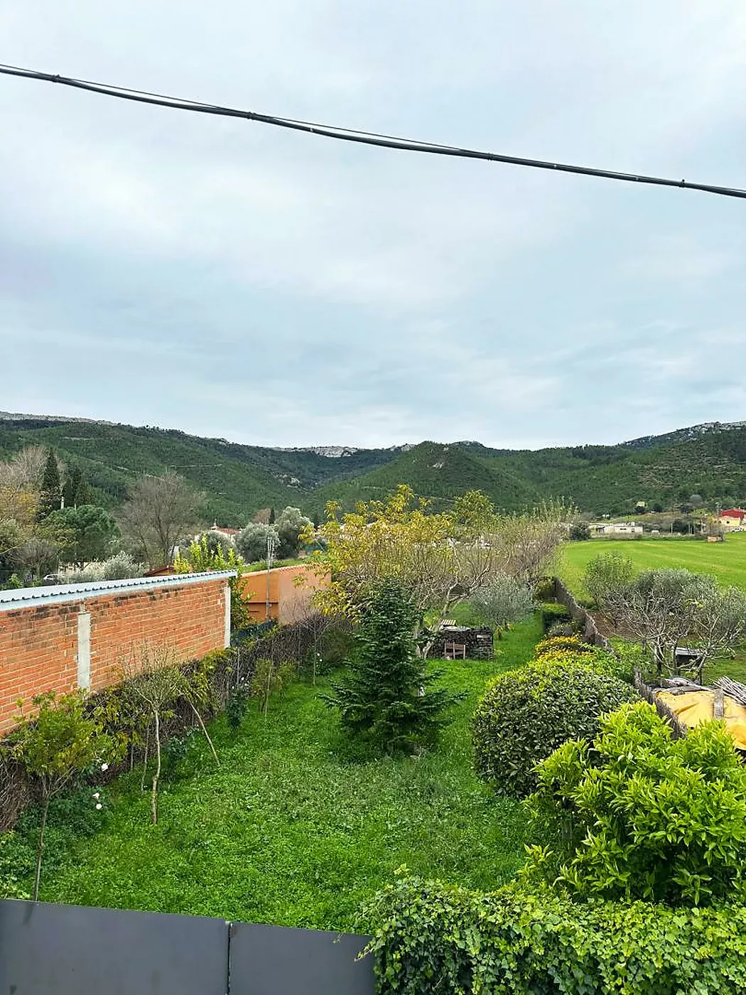 En venta casa con jardín y terraza en Boadella - Alt Empordà