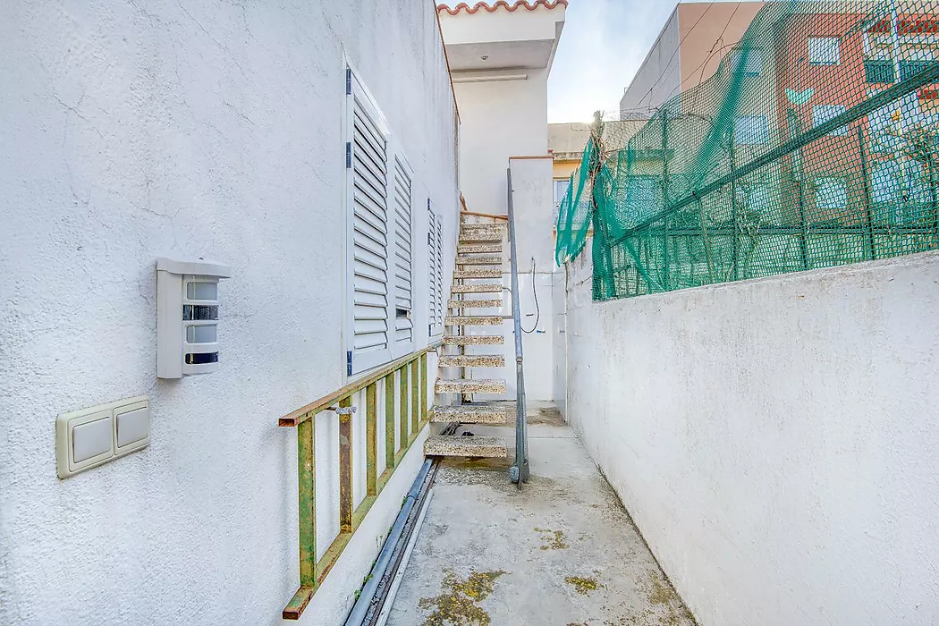 Encantadora Casa con Piscina y Terraza en zona Avda. Catalunya.-Sant Feliu de Guíxols