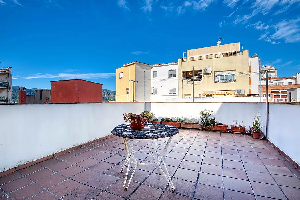 Encantadora Casa con Piscina y Terraza en zona Avda. Catalunya.-Sant Feliu de Guíxols