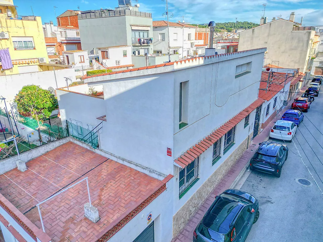 Encantadora Casa con Piscina y Terraza en zona Avda. Catalunya.-Sant Feliu de Guíxols